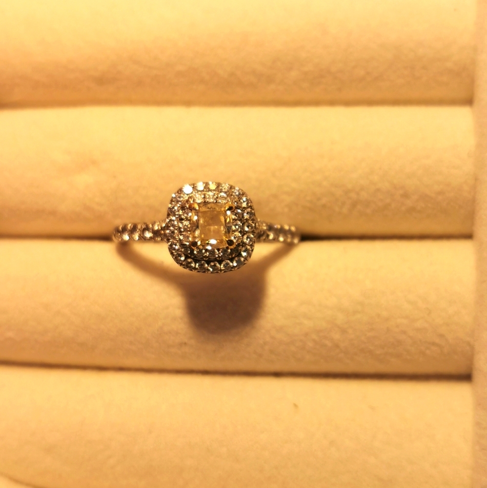 Tiffany yellow diamond ring with certificate